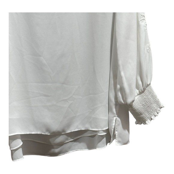 Laura Plus 22 cream neck top - Picture 10 of 11